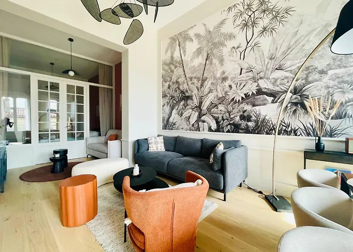Le Logis Gargoulleau, Centre Ville, Lr145 * La Rochelle (Charente-Maritime)